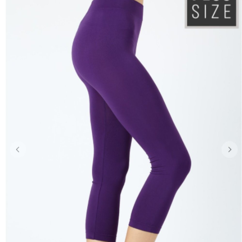 DARK PURPLE SEAMLESS CAPRI LEGGINGS
